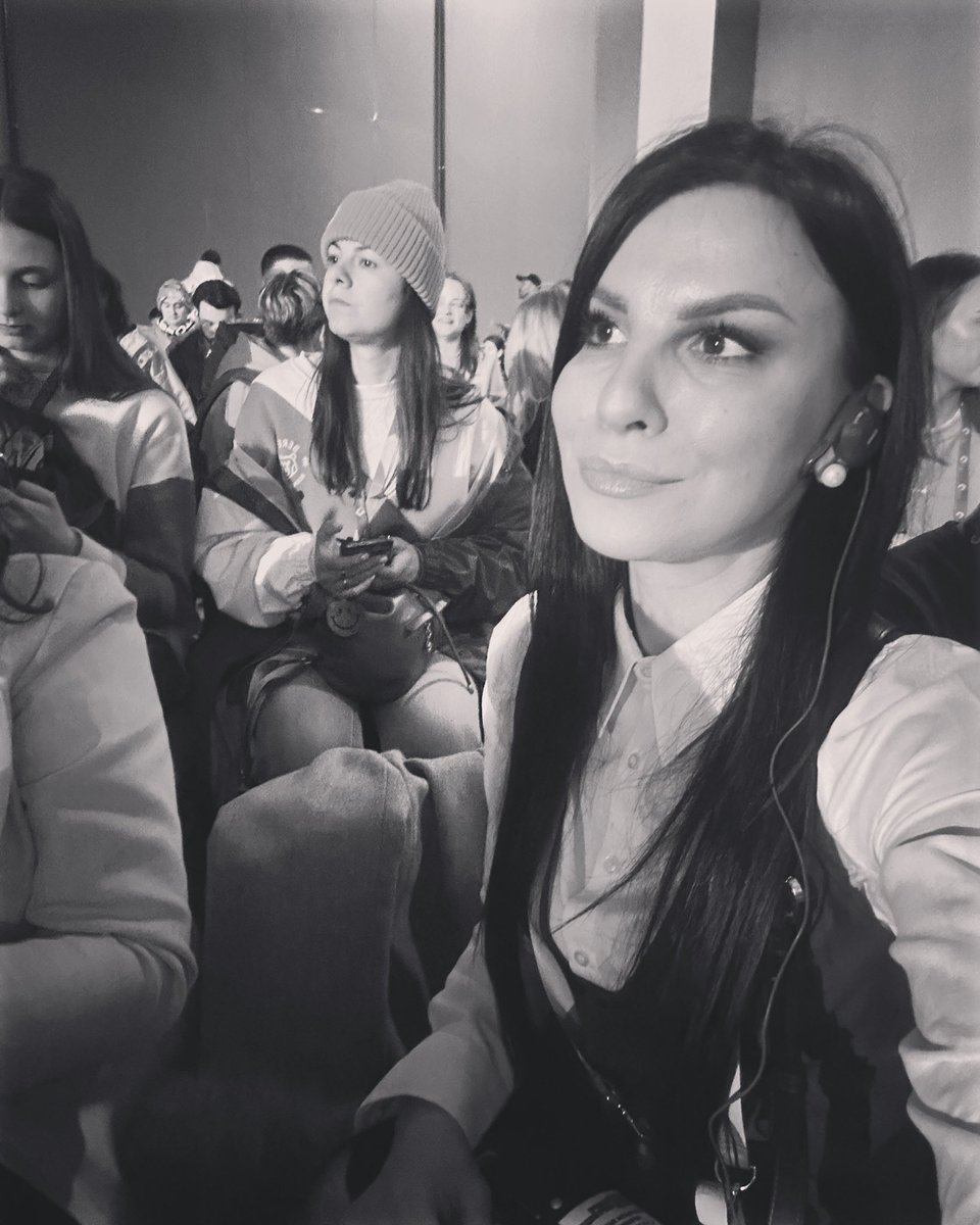 zvezdologija's tweet photo. Diplomatija je umetnost reči. Možda najvažniji dan u mojoj karijeri. Sunce na u  Jarcu na stepenu vage u kući Vodolije sluša najveće ime diplomatije 21. veka. Sve u mom malom svetu je satkano od komunikacije. Pa vi vidite koliko zvezde precizno umeju da nas nacrtaju. #astrofact https://t.co/ODs2cm8KjS