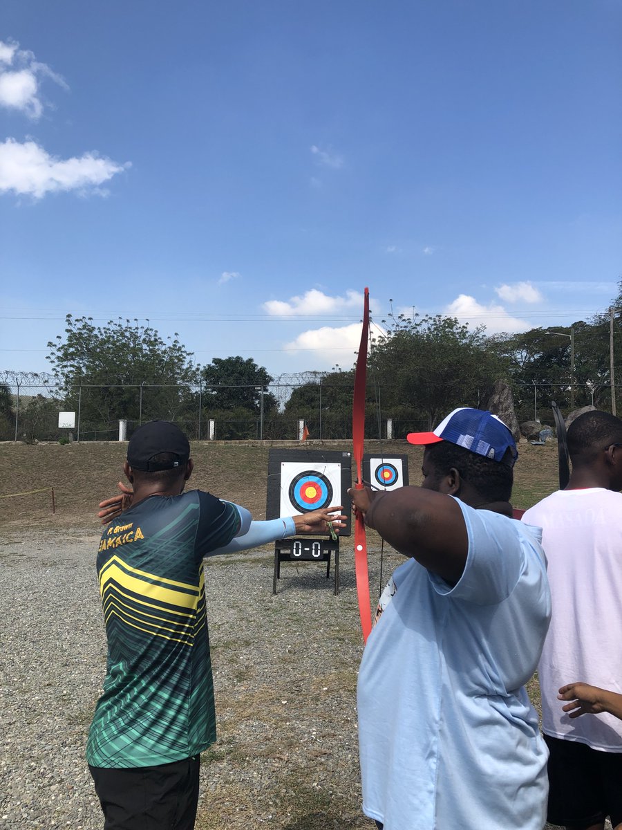 After the relay, the runners and their supporters will be welcomed by instructors to discover 4 Olympic disciplines: gymnastics, taekwondo, archery and fencing. 
#TerredeJeux2024 <a href="/oguyonvarch/">Olivier Guyonvarch ⚓</a> <a href="/AF_jamaica/">AF_Jamaica  🇫🇷 🇯🇲</a>