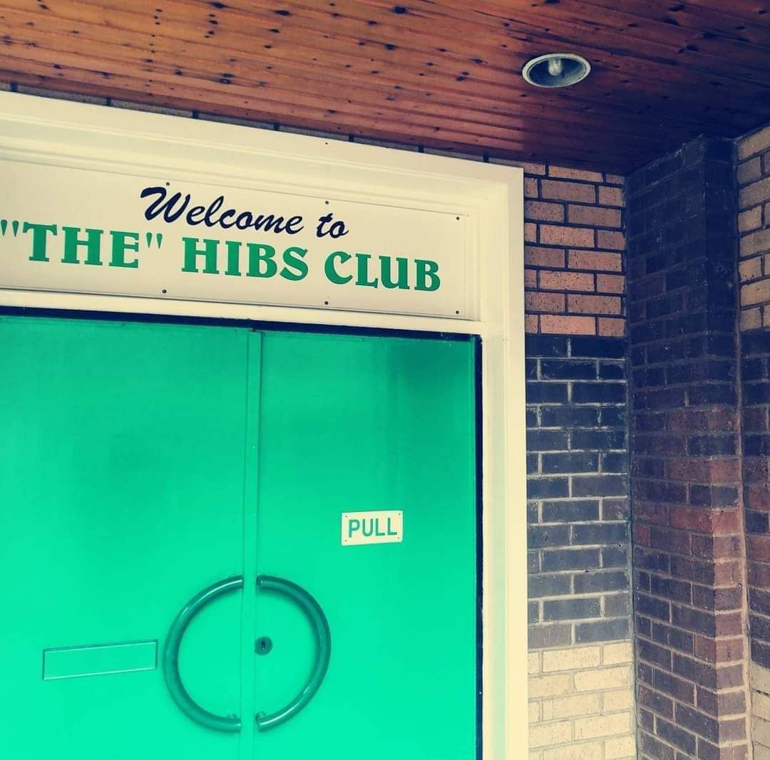 11am opening at #yourhibsclub before Saturday's game. And a chance to welcome back an old friend behind the bar for our Games Room regulars. #hibsclub #hibs #hibsclublife