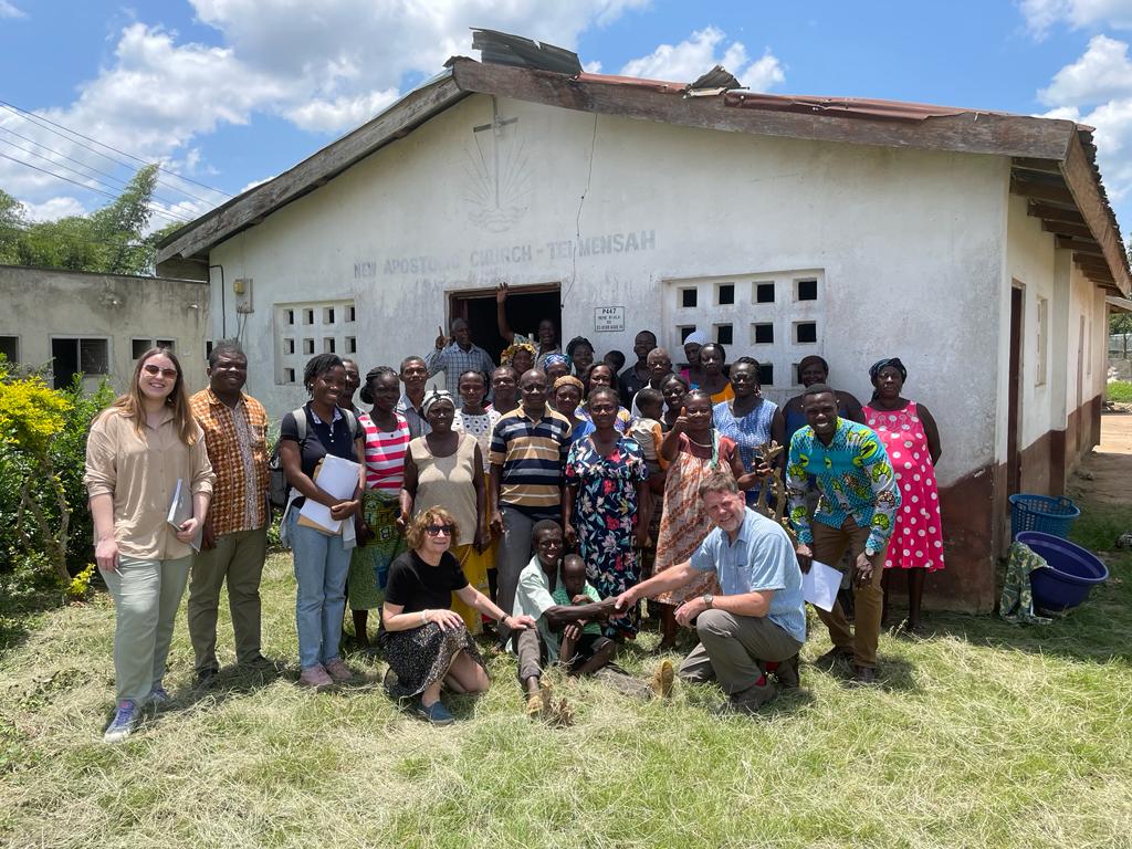 School of Economics (@econunikent) on Twitter photo Ally Kirtley has been conucting research for her Agricultural Economics PhD in rural cocoa producing communities in #Ghana.
Her <a href="/JustGiving/">JustGiving</a> fundraiser aims to create Little Libraries to supplement the sustainability incentives there 🍫🌱 #SDGs #trade4sd
justgiving.com/page/kent-ally… Ally Kirtley has been conucting research for her Agricultural Economics PhD in rural cocoa producing communities in #Ghana.
Her <a href="/JustGiving/">JustGiving</a> fundraiser aims to create Little Libraries to supplement the sustainability incentives there 🍫🌱 #SDGs #trade4sd
justgiving.com/page/kent-ally…