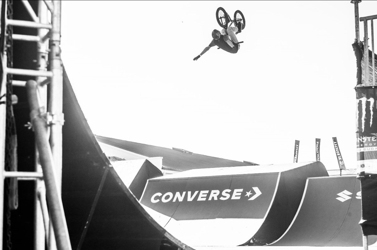 TOM VdB knows what's happening &gt; Epic &amp; huge Flip Tuck ULTX.AFRICA 2024 

<a href="/afreakineric/">Eric Palmer</a> 📸