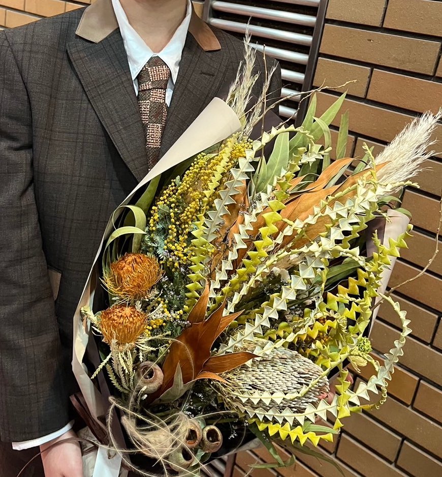 noa_5_o's tweet photo. たくさんの変化があった2年間。
素敵な出逢いに感謝です。
"声なき声"を届けることを目標に、誰ひとり置き去りにしない人間を目指します。
自分が表現することの意味を追い求めて、いつか誰かの心に届きますように。。。
関わる全ての人たちに感謝を💭 https://t.co/C4AGJCwdoi