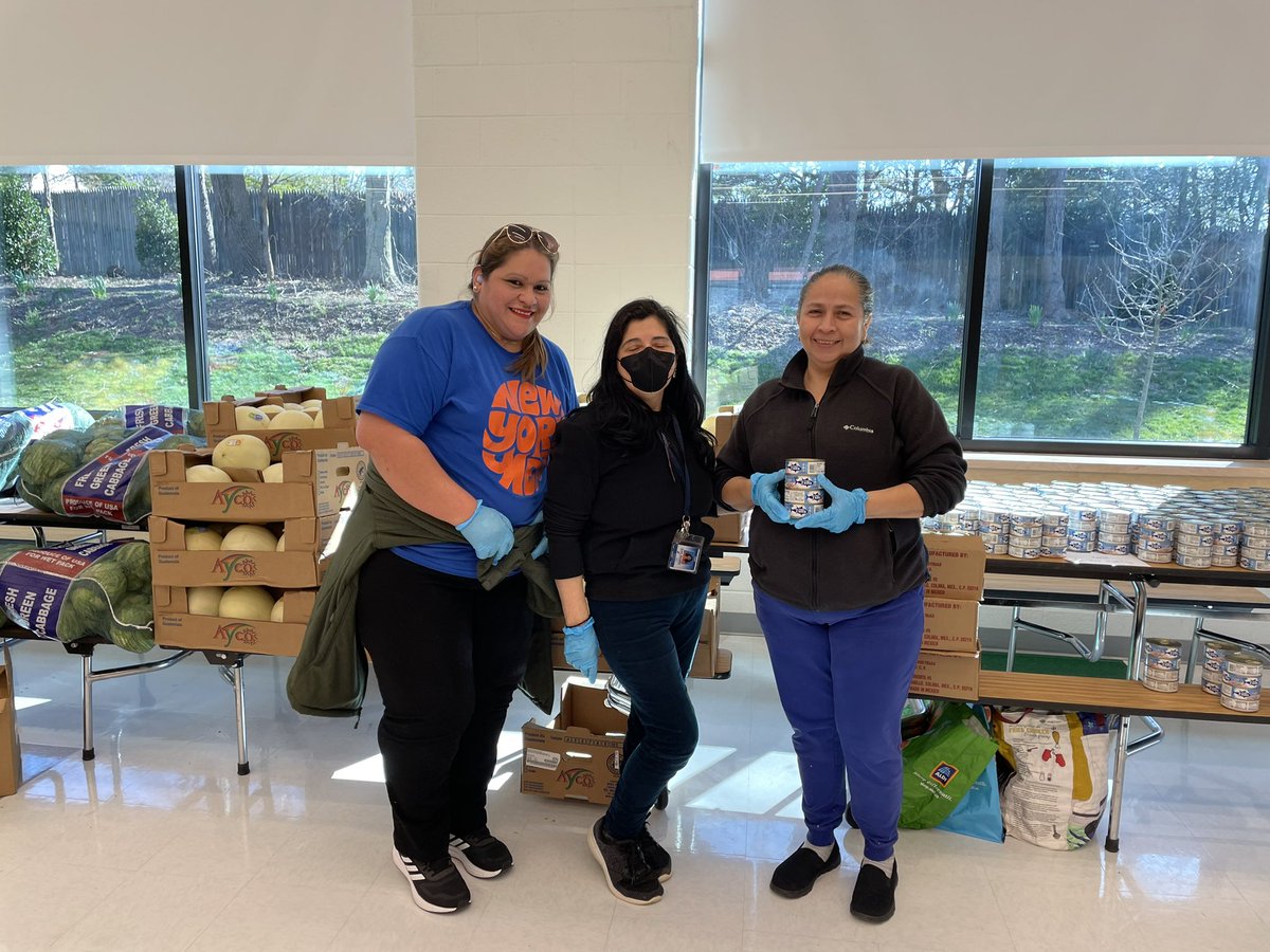 Thank you @capitalareafoodbank for your partnership. We served 201 families during our monthly family market at BMES! Also, a big shout out our staff, parents and student volunteers for their time. I could not not do it without your support! 🤩
