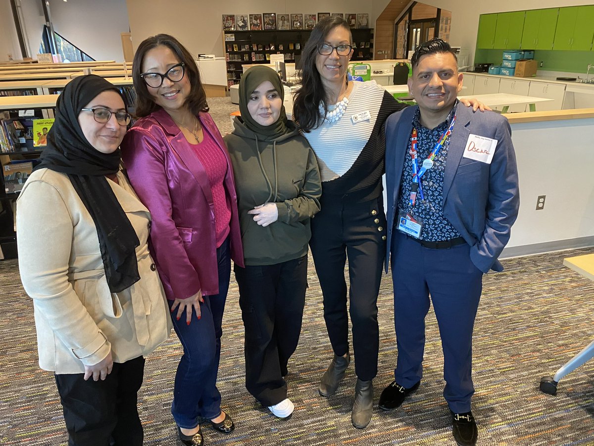 Lastly, thank you Councilmembers @albornoz_gabe and @KristinMink_ for stopping by and for attending our community meeting! 🙌🏽 #partnershipsmatter #CommunitySchools #MCPS #FamilyMarket