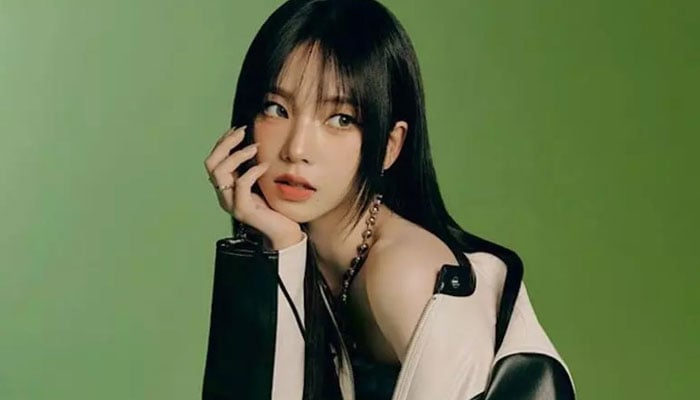 KARINA TEASES AESPA'S HIP-HOP COMEBACK

Get ready for a new groove, aespa's Karina has just dropped a hint about the group's upcoming comeback with a hip-hop twist! It sounds like we're in for a fierce and fresh sound from the K-pop sensations. 

#aespa #Karina #aespaComeback