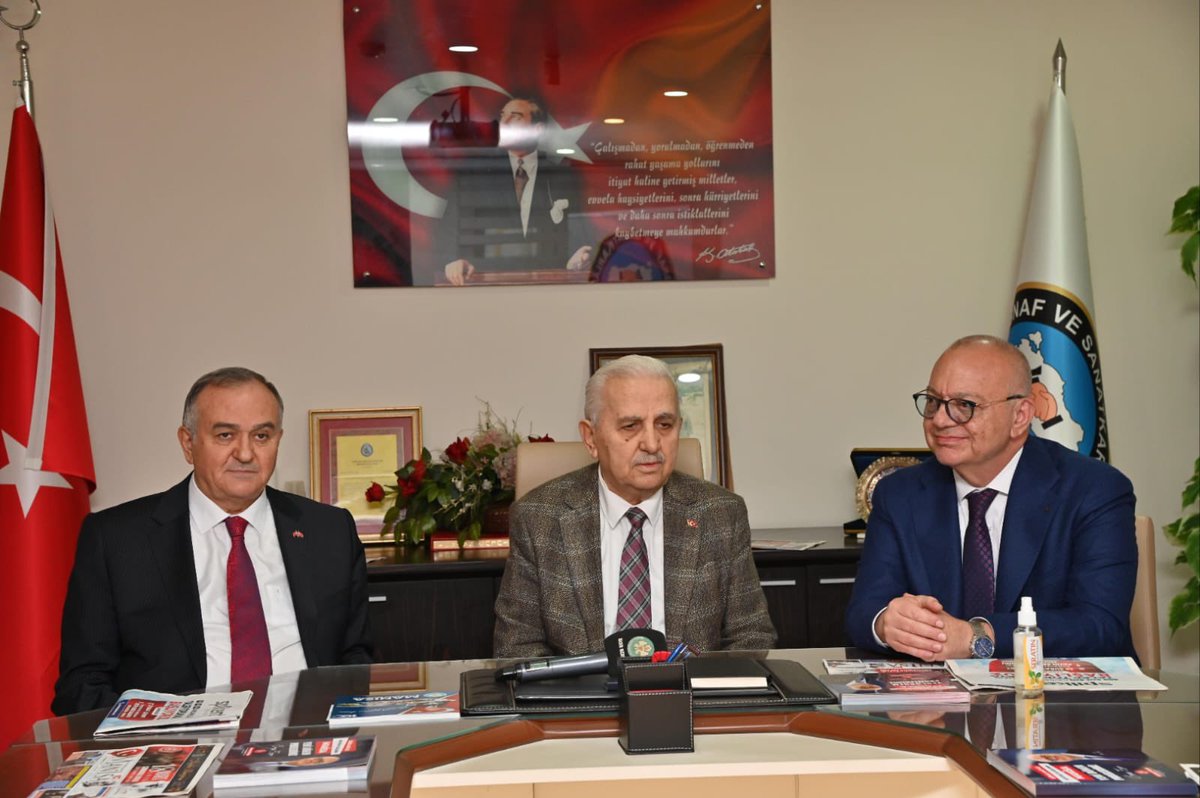 Milliyetçi Hareket Partisi TBMM Grup Başkanvekilimiz ve Manisa Milletvekilimiz Sayın Erkan Akçay, MYK Üyemiz Sayın Ali Uçak ve teşkilatlarımız ile birlikte, Manisa Esnaf ve Sanatkarlar Kredi ve Kefalet Kooperatifimizi ziyaret ettik. 
Misafirperverlikleri nedeniyle