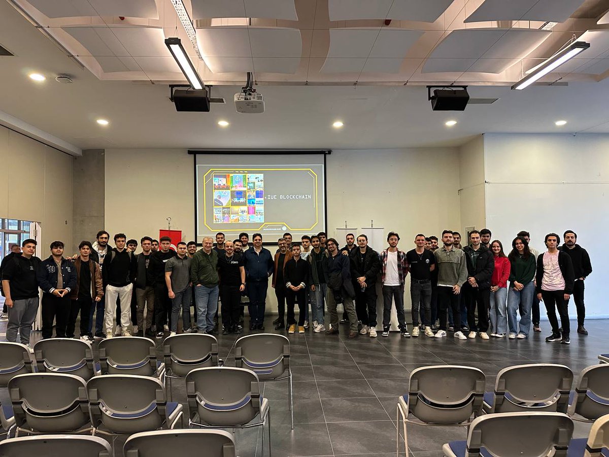 İsmail H. Polat (@ismailhpolat) on Twitter photo #BlockchainAnadoluSeminerleri'nin 4 üniversitelik İzmir-Manisa ayağının son etabını <a href="/iueblockchain/">IUE Blockcha</a> topluluğunun enerjisiyle tamamladık. Bu yolculukta bizi yalnız bırakmayan tüm katılımcılara teşekkürler🙏 #BlockchainAnadoluSeminerleri'nin 4 üniversitelik İzmir-Manisa ayağının son etabını <a href="/iueblockchain/">IUE Blockcha</a> topluluğunun enerjisiyle tamamladık. Bu yolculukta bizi yalnız bırakmayan tüm katılımcılara teşekkürler🙏
