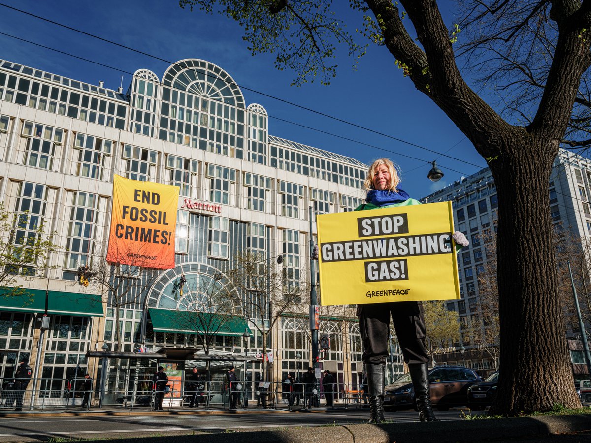 Greenpeace's tweet photo. Huge success for the climate movement: European #GasConference canceled👏
The organisers have suspended the meeting due to the announced protests.
This conference, and all fossil fuel meetings, must be permanently canceled. No more plotting of dirty deals that put us all in danger!🔥
#StopFossilGas