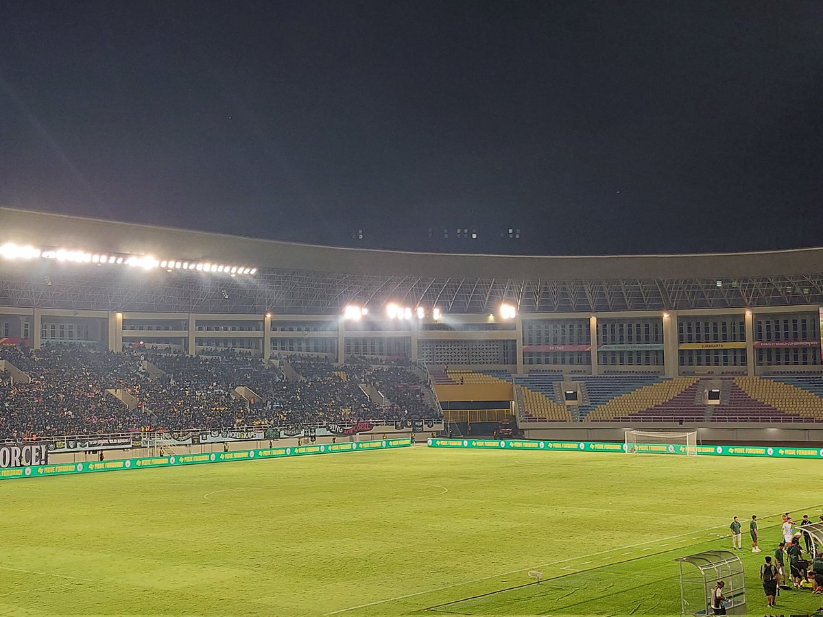 StadionTribune's tweet photo. Kamis, 14 Maret 2024
Laga lanjutan liga 1 2023/2024 antara PSS SLEMAN vs BORNEO FC di stadion Manahan Solo
Tim tamu mampu mencuri poin di stadion manahan
PSS SLEMAN 0 - 1 BORNEO FC

#pss #borneofc #bcs #slemania #liga1 https://t.co/lOAGOrgYEn
