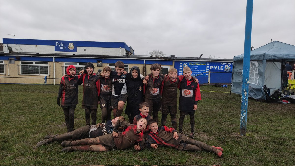 What a fantastic day of rugby. The players should be very proud with their efforts to not lose a game until the Semi final of the plate. Thanks to all parents for giving up your day to bring your children and support. Without you, we wouldn't have been there!