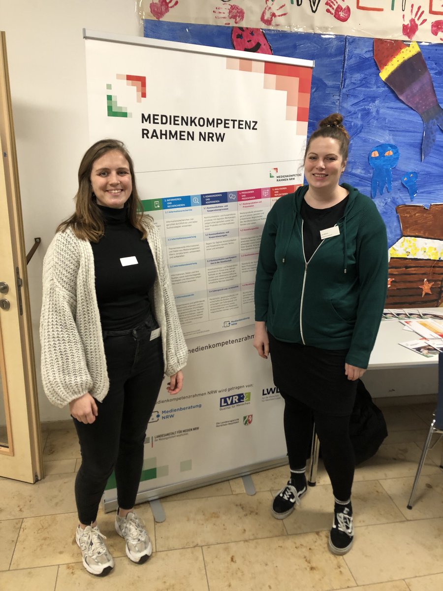 coding_tomorrow's tweet image. 🌟 Diese Woche war es richtig spannend beim @MKR_NRW vor Ort in Köln! 🎉
Wir waren mit zwei Workshops zu #Robotik dabei. 🤖
Als Bildungsanbieter orientieren wir uns stets am #Medienkompetenzrahmen. So toll, dass es diesen auch als Veranstaltungsformat gibt! 👏 #twlz
