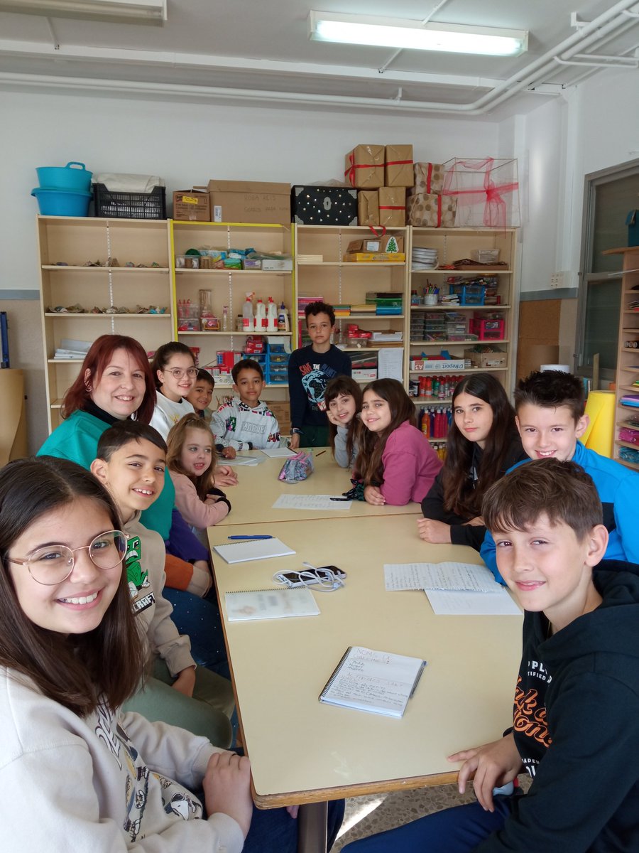 Avui hem realitzat el primer Consell d'infants. Estàvem molt emocionats