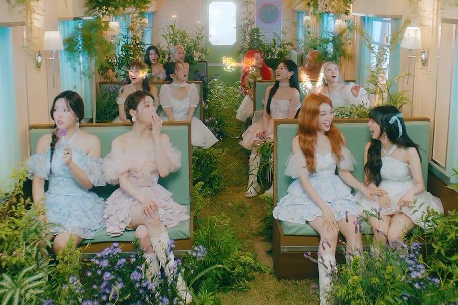 itgirlkahei's tweet image. its something about loona on a train