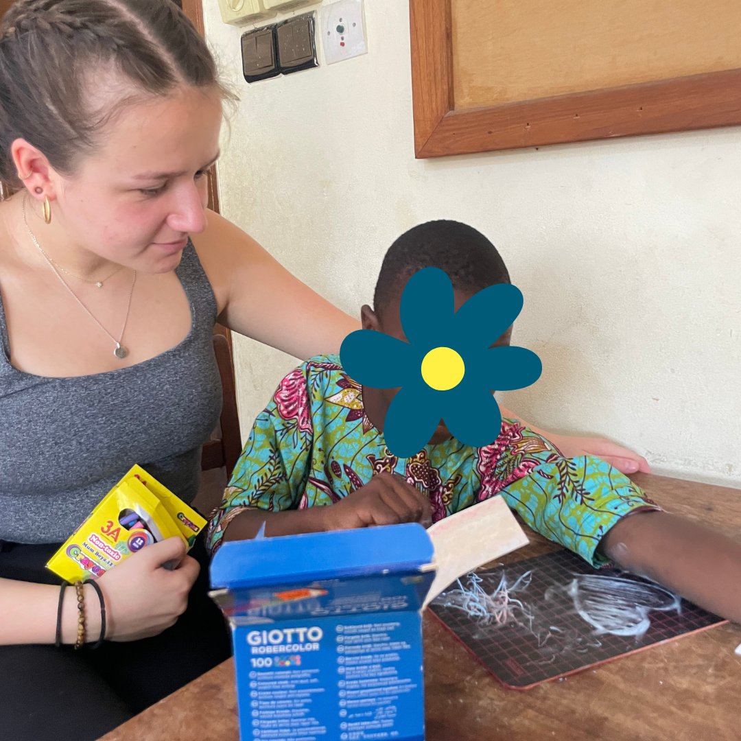 [INTERNATIONAL] Quand nos étudiantes nous emmènent ✈️au Bénin !

Rachel Le Berre et Mélissa Legros, toutes deux étudiantes 👩‍💻 en 3ème année d'ergothérapie, effectuent actuellement un stage de près de deux mois au Bénin.
Elles ont intégré l'ONG Chrysalide.

#ergo #stage #etudiant