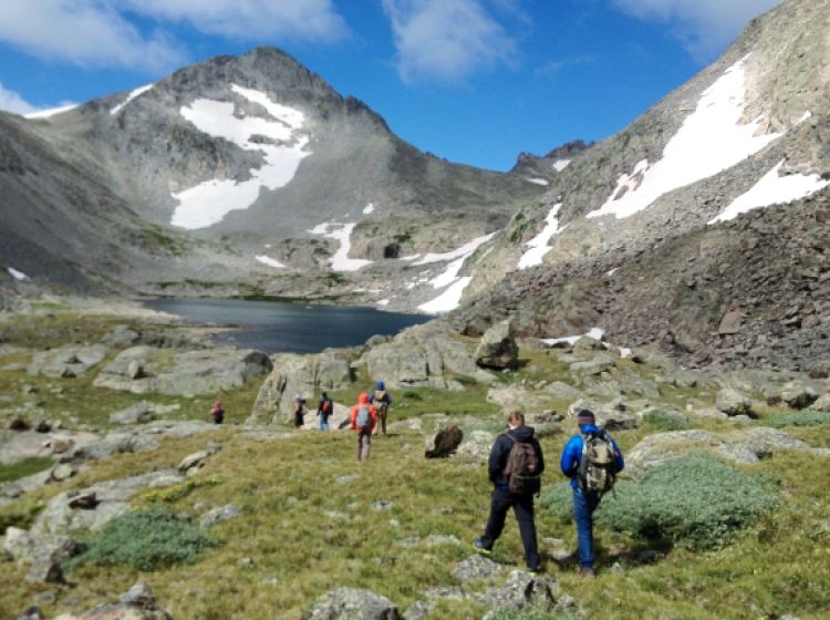 🏔️WANTED: 2 SUMMER FIELD TECHNICIANS to work on high-altitude Niwot Ridge @CUBoulder Mountain Research Station. Be part of @USLTER. Work may involve plants, animals, snow, streams, lakes, soils, instrumentation, lab efforts, & data entry Apply by March 29 buff.ly/43jEMTe