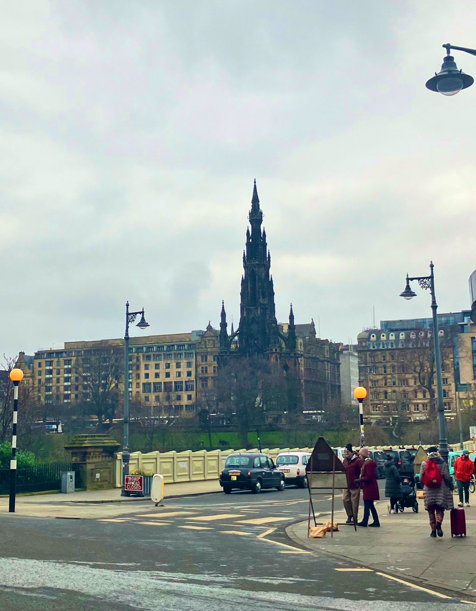 Lovely to meet so many inspiring Postgraduate researchers and staff @EdinburghChem @EdinburghUni that do so much to build and foster a positive research community! Thanks for the invitation to visit, and thanks to @MathewHHorrocks for the ad-hoc lab tour!