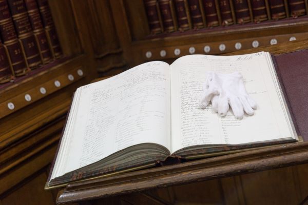 (6/6) <a href="/MethodistGB/">The Methodist Church</a> will commission guidance to support volunteers and give them the confidence to manage these records effectively. Image credit: Tim Eccleston (TimE Photography)

Find out more about what the archives plan to do with their funding: 

…sector.livewp.nationalarchives.gov.uk/grants-and-fun…