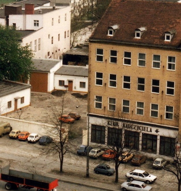 Microdisney - Birthday Girl (Rough Trade Records, 1985). Cover location is Wroclaw, Poland (Klub Nauczyciela building).