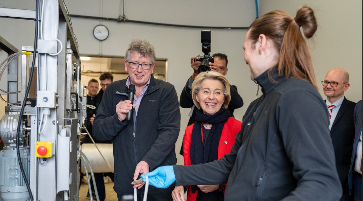 🇪🇺🇫🇴During the President @vonderleyen visit, stops were made at SEV, Bakkafrost & Ocean Rainforest, with a strong emphasis on sustainability & actions against climate change. 

The visits underscore our shared commitment & mutual interest in nurturing a greener future together🤝