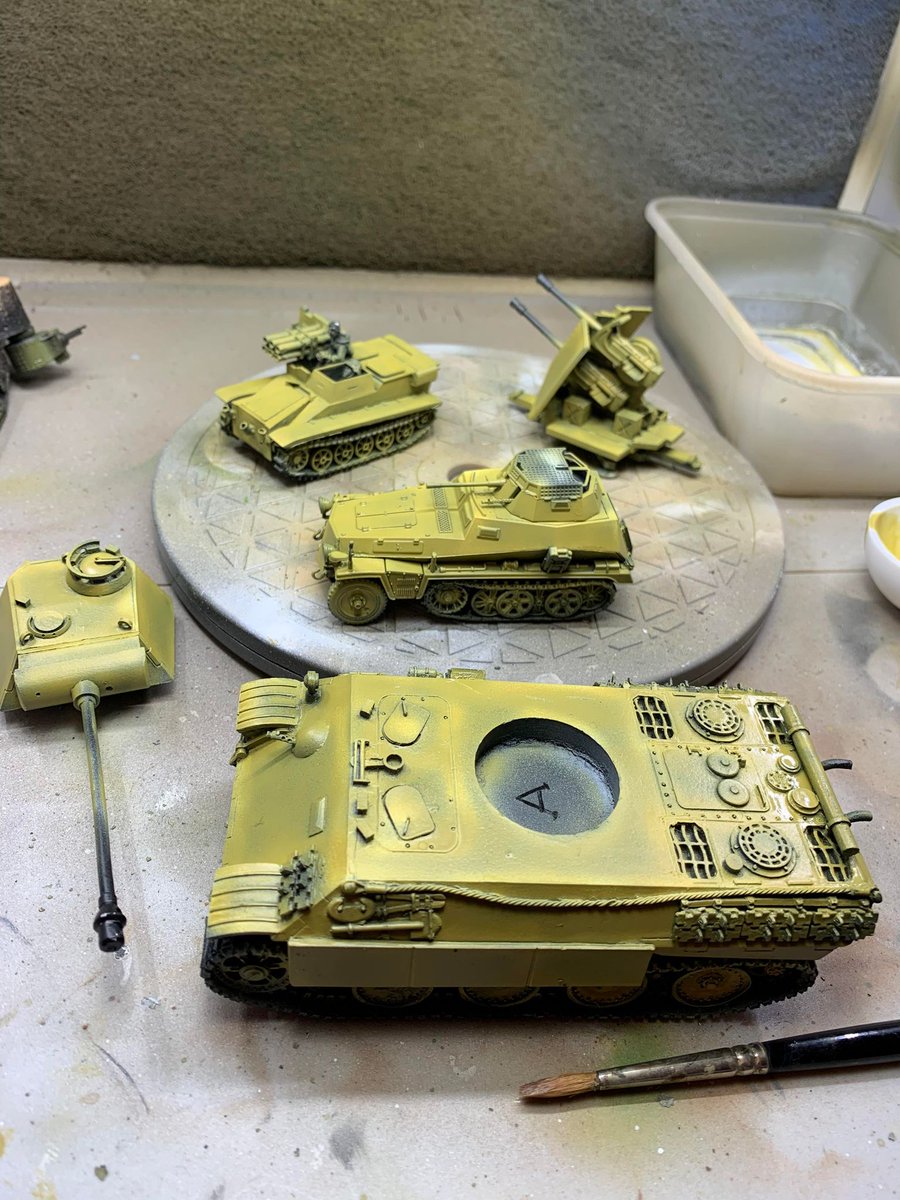 BrushWorkMinis's tweet photo. Busy working away on some miniatures by Warlord Games for my bolt action winter German army.  Some you may recognise and a few you may not?  

Click on the link to find out more about Warlord Games and what they do

https://t.co/aiNdOg0K6z

#warlordgames #WW2 #28mm @WarlordGames https://t.co/x3crRNcvqM
