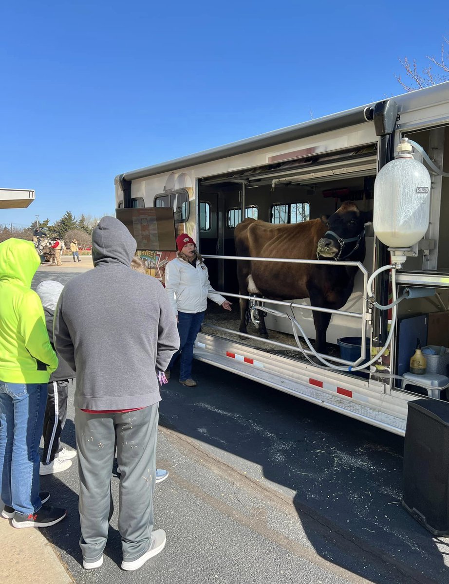 okhistory's tweet photo. Looking for something fun to do this weekend? Stop by the Oklahoma History Center for our Farm-to-Table Festival 🌽  It’s a FREE, family-friendly event w/ lots of hands-on activities!
📆 Saturday, March 16
⏰ 10am to 3pm

(OHS staff photos) #TravelOK #ExploreOHS https://t.co/w01MQtMGH8