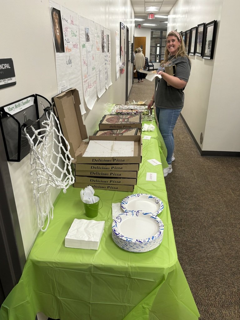 The staff at Highland are having a delicious (pizza) Pi Day thanks to our wonderful PTA! Thank you for all of the ways you support and treat our staff!