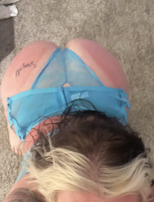 I&rsquo;m just a little burnt‼️🔥 #tanlines https://t.co/p9UVQvyWPw<a href="/tag/tanlines"class="tags">#tanlines</a>