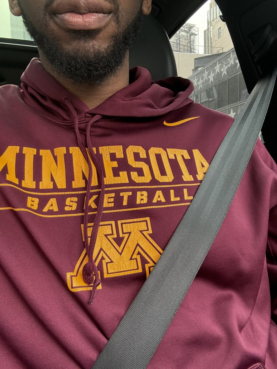 Target Center bound. Let’s go <a href="/GopherMBB/">Minnesota Men's Basketball</a> 〽️ #skiumah