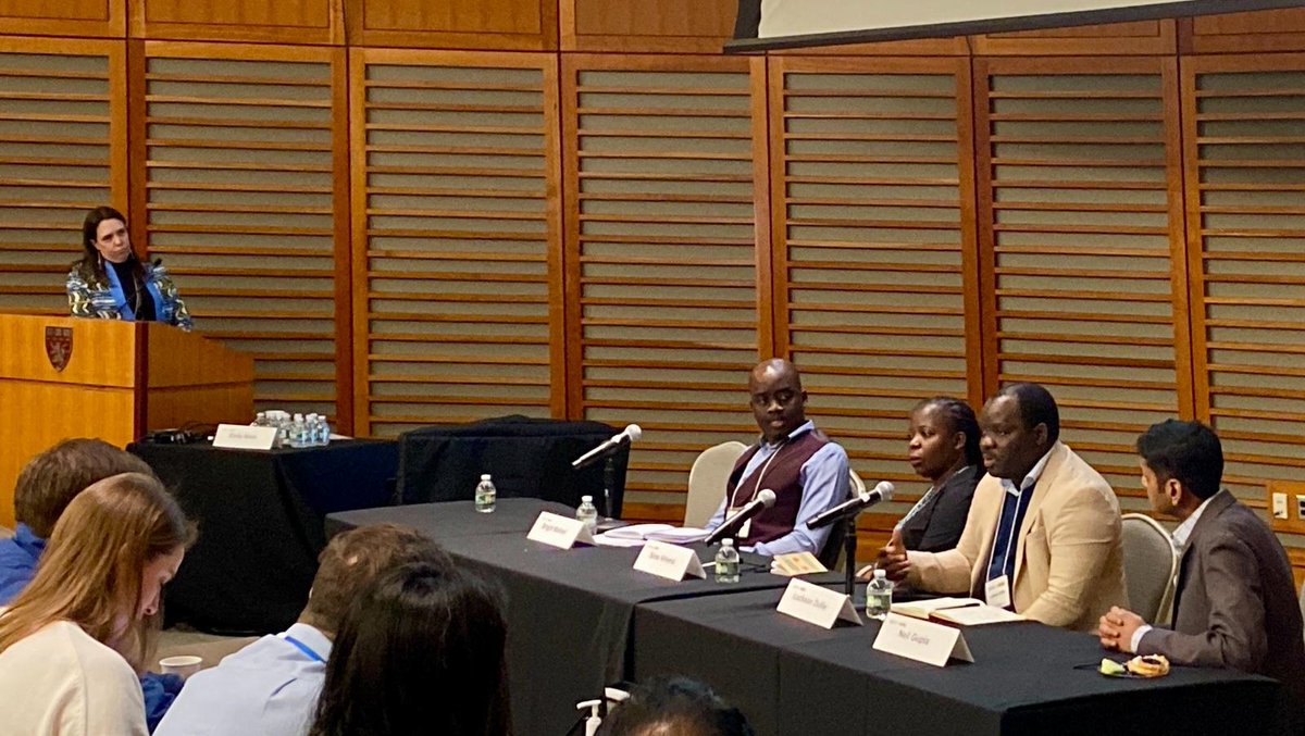 NCDIpoverty's tweet photo. Colleagues from @PIHMalawi_APZU and @NCDIpoverty Network share stories and case studies from Malawi focused on decentralization and integration of services for severe #NCDs on this panel moderated by @emwroe.
#NCDs #PENPlus #Integrationscience https://t.co/wBMbOkVkLr