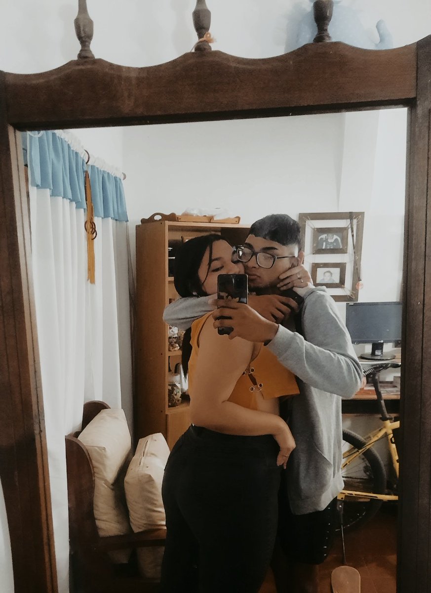 es lindo tenerte y sentirse seguro en un abrazo tuyo.🫂🥺❤‍🩹