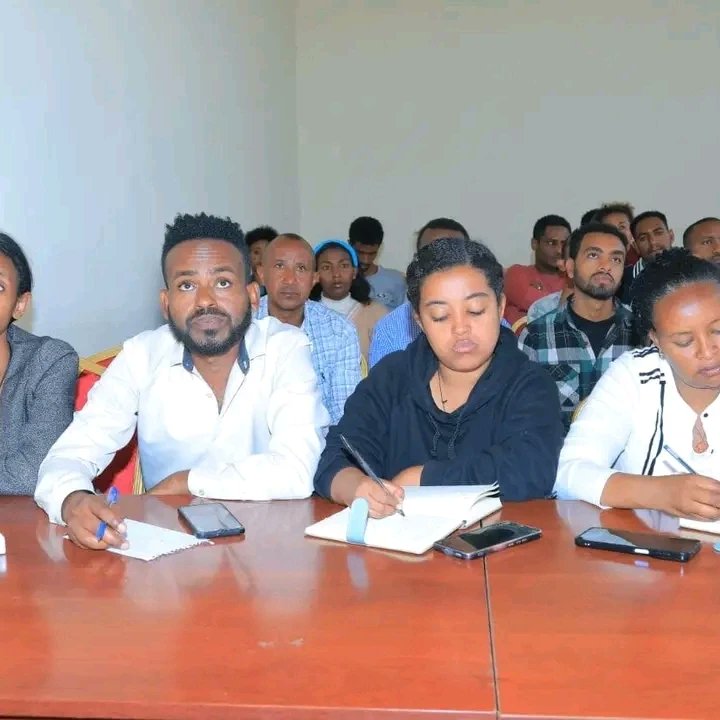 0r7h0's tweet photo. በምዘናው በክፍለ ከተማው የተሻለ አፈጻጸም የነበራቸው የኮሙዩኒኬሽን ጽ/ቤት ባለሞያዎችና ወረዳ ኮሙዩኒኬሽን ጽ/ቤቶች እንዲሁም ወረዳ 5 ፣7 እና 8 በቅደም ተከተል በደረጃ ከአንድ እስከ ሶስት በመውጣት እውቅና ተሰቷቸዋል። https://t.co/FcU2WVvTOE