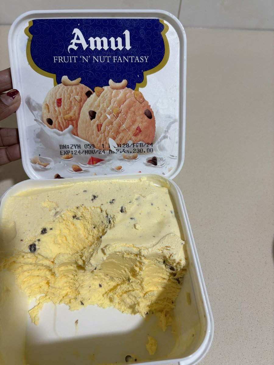 b_mritunjay's tweet photo. @Amul_Coop @amulcares I purchased Amul fruit n nut fantasy and got chocolate chips inside it. It seems there was something wrong in packaging for the batch number on packet. It seems I am the lucky one to get it https://t.co/5eZ9VecYKi