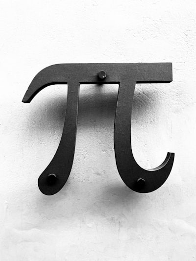 ASATS2013's tweet image. Happy #PiDay! 🥧✨

Photo By Taso Katsionis | Unsplash 
#pi #pisign #alphabet