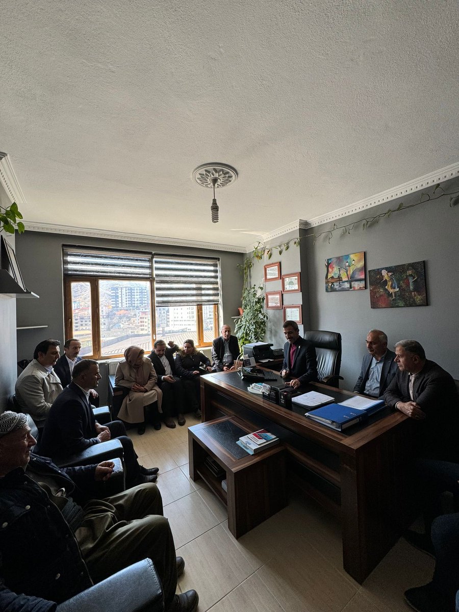 DEM Parti Şemdinli Belediyesi Eşbaşkan Adayları Sn. <a href="/Naif_Eroguz/">Naif Eroğuz</a> Sn. <a href="/NazdarOpengin/">Nazdar Öpengin</a> DEM Parti Şemdinli İlçe Eşbaşkanı Sn. <a href="/tekin_agit/">AGİT TEKİN</a> ve beraberindeki heyet, Esnaf ve Sanatkarlar Odamızı ziyaret ettiler. 

Yapılan ziyarette Yönetim Kurulumuzla bir araya gelen Belediye Eşbaşkan