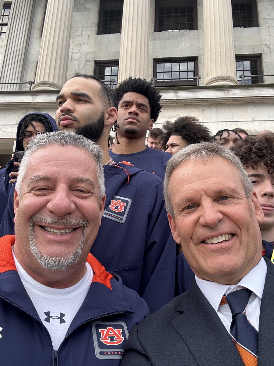 So proud of my friend, the Governor of the great state of Tennessee! He visited with our team this morning and what he said, stays between us. Let's just say it was delivered by an Auburn Man of faith, sacrifice and service to others! ⁦<a href="/AuburnTigers/">Auburn Tigers</a>⁩