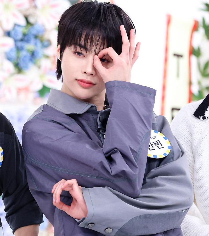 📸 | Hanbin durante o episódio do Weekly Idol com o #TEMPEST que foi ao ar ontem, 13.03

❤️ Tudo bem ficarmos nessas fotos por horas, não é?

cr. TPESTiE

#한빈 #HANBIN #템페스트 
#TEMPEST_Voyage #LIGHTHOUSE