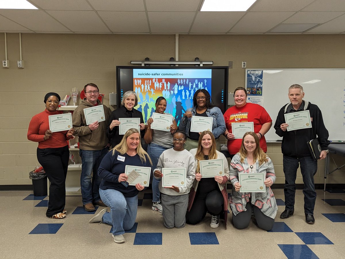 ParacleteL's tweet photo. Had a great time teaching #ASIST with this class! They see the value of knowing suicide first aid and earned 15 CEUs for participating in the workshop. Thanks for caring about #suicideprevention in our community. #livingworks https://t.co/Awb2Fakqdg
