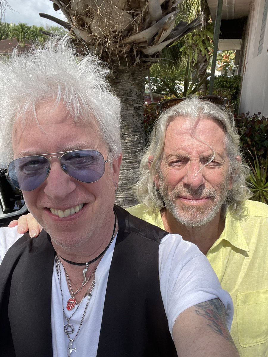 Byrdman20's tweet image. Had a great day with some pals in Boca yesterday . Breakfast and a community support group meeting for this lad . In Fla to be part of a Caron Foundation event on Friday and spend a week with mom . 3songs . Brought my mini Taylor acoustic #recovery #nostigma #Wecsnanddorecover