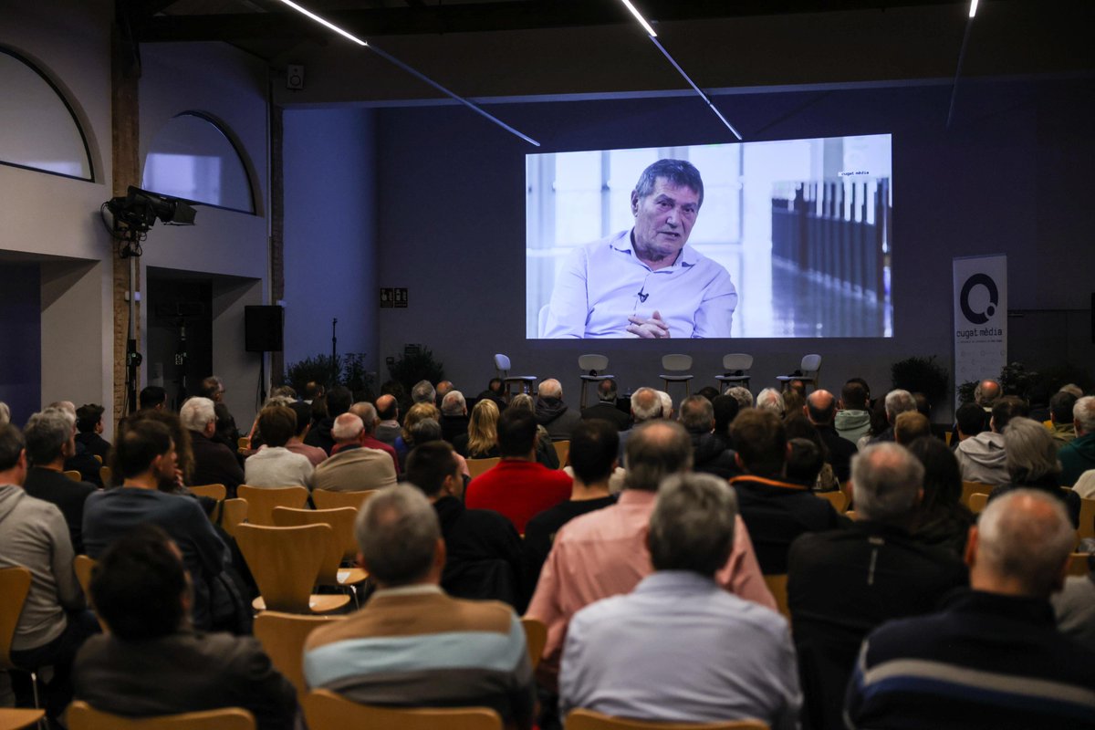 SantCugatCreix's tweet image. 5⃣0⃣ La projecció d'un documental produït per @cugatmedia i dues taules rodones, l'acte central del 50è aniversari de l' @hstcugat .

📸 @ajsantcugat .

🔗 tuit.cat/62096 .

#SantCugat @MoventisInfo @hummelspain @OccidentSeguros @JVCSpain @CatHandbol @LaFosbury