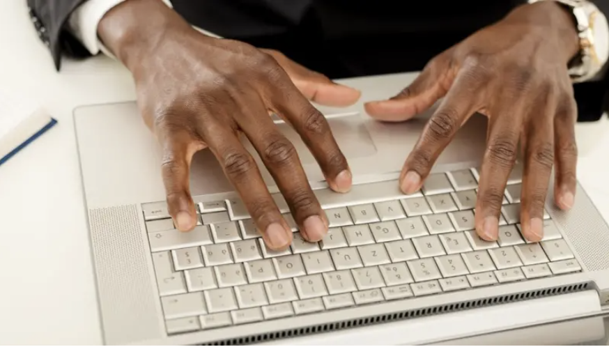 BBCAfrica's tweet photo. People in West and Central Africa are experiencing internet problems with Ivory Coast being badly affected.

Liberia, Benin, Ghana and Burkina Faso have also been affected. Users in South Africa are reporting slow speeds.  

More details: https://t.co/tps6M7zqgu https://t.co/J3ezCsz9mK