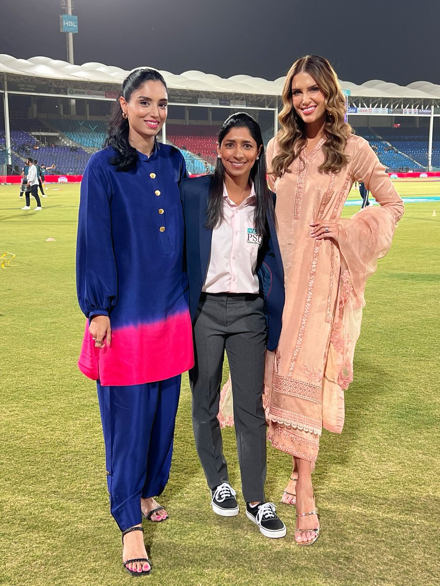 We’re back! @thePSLt20 @ZAbbasOfficial @erinvholland #HBLPSL