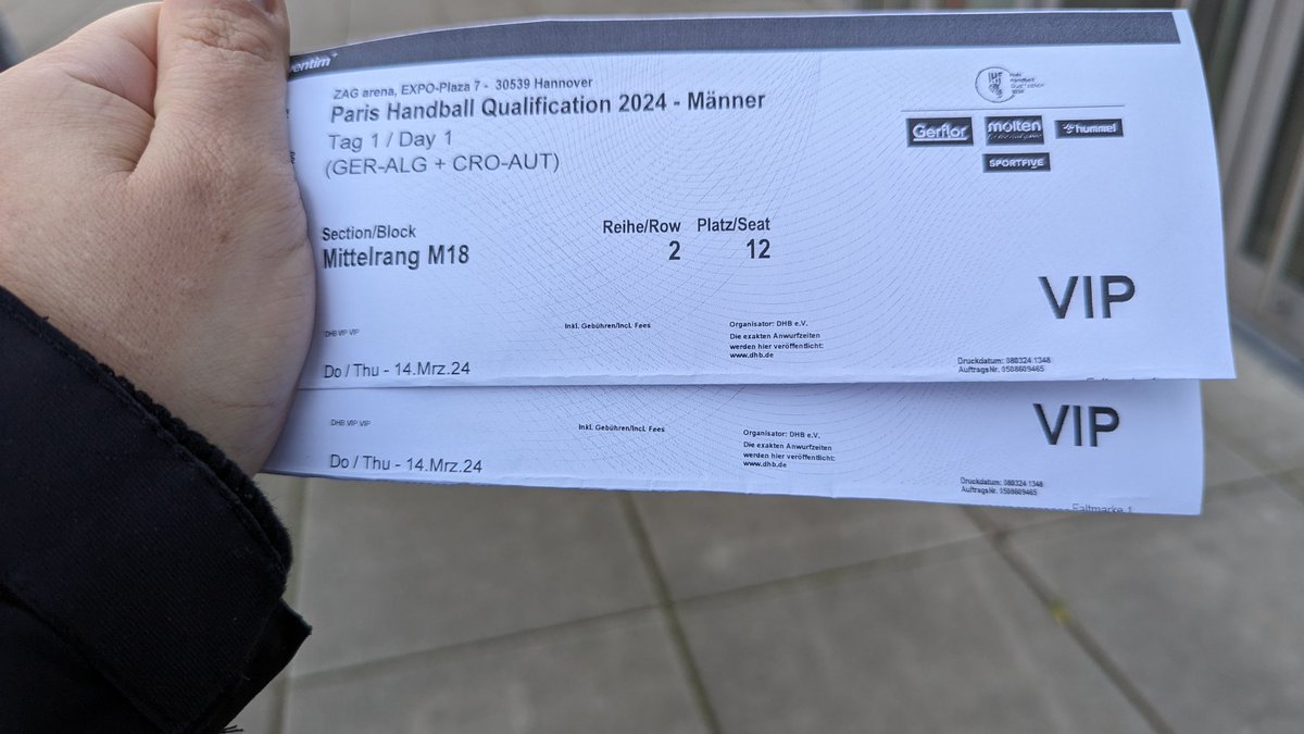 OiledAmoeba's tweet photo. Dann wollen wir doch mal gucken, ob wir uns Hoffnungen auf #Olympia2024 machen dürfen.

#GerAlg #CroAut #Handball #Qualifikation #ParisQualification https://t.co/Z0lyzQbaAP