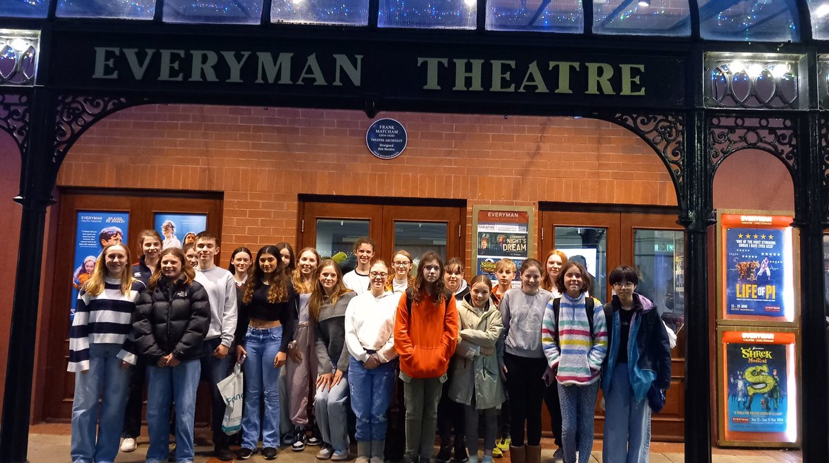 KSWArtsAward's tweet photo. Last night a handful of our wonderful Arts Award pupils from Bronze and Silver levels enjoyed a trip to Cheltenham Everyman Theatre to see ‘Shrek the Musical’. They all had so much fun and laughter. #shapedbykings https://t.co/WjszrgrBzD
