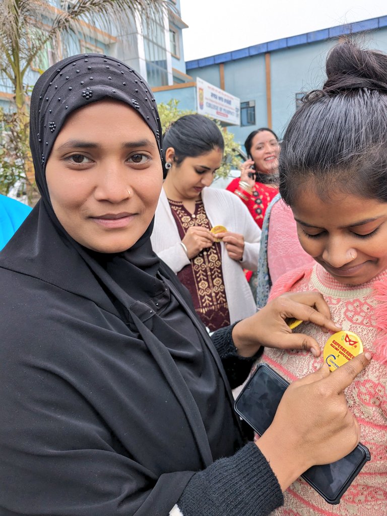 SarahHyder's tweet photo. Not to forget our recent #AMRed sessions in #Punjab with the amazing #AMRChampions @AnshuB and @NusratShafiq who not generously shared their knowledge and perspectives on #AMR but also inspired young #pharmacystudents and their institution to start an #AMRClub 🤩 https://t.co/cRLbBB2PHE