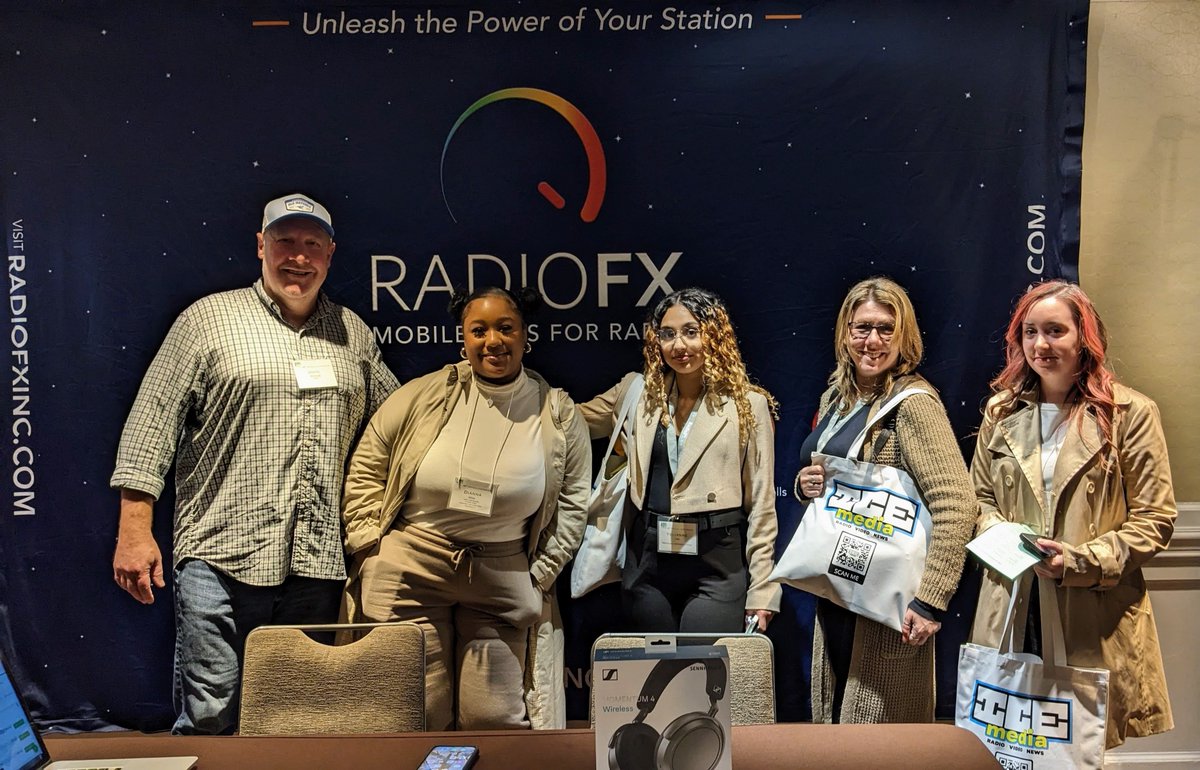 RadioFXApp tweet media