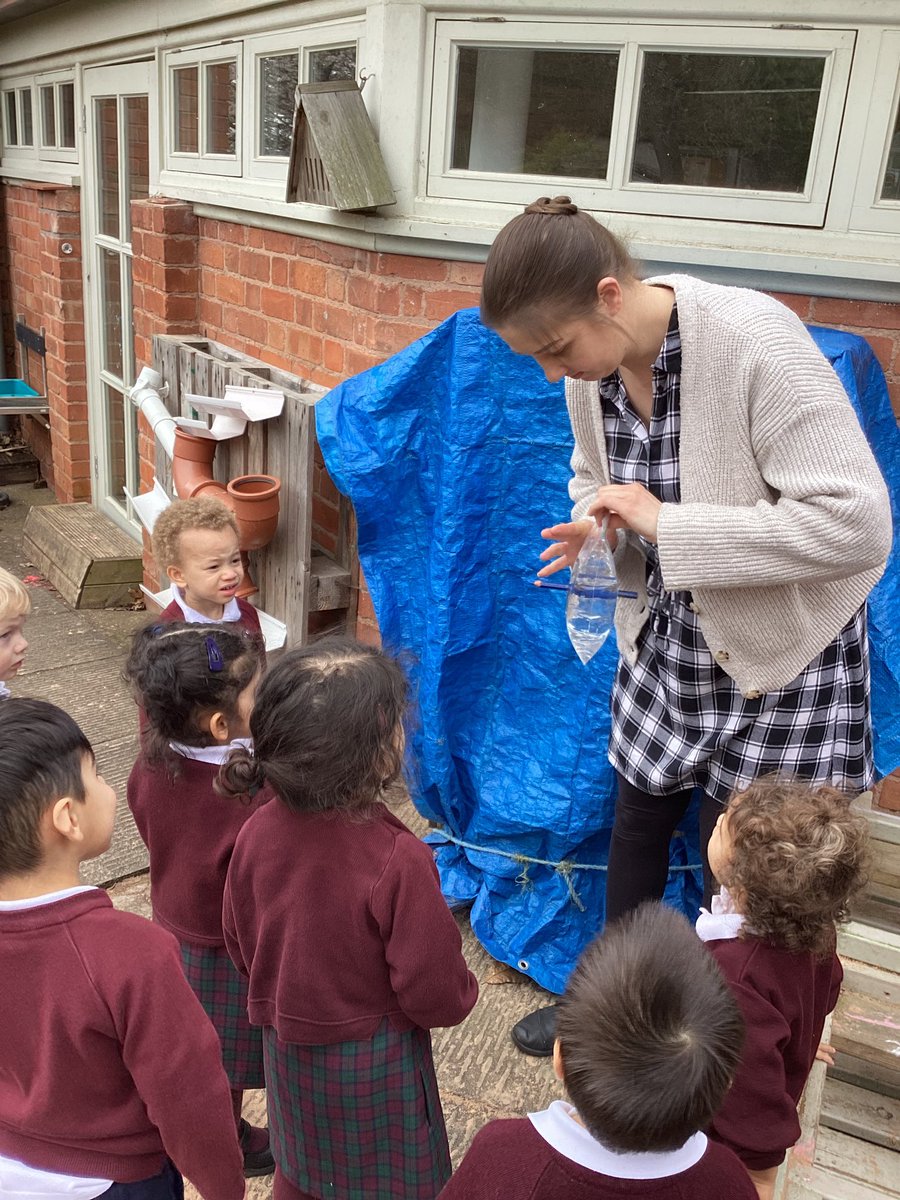 BromsPrePrep's tweet photo. As part of British Science Week, the children in Nursery have been participating in simple science experiments which have included floating and sinking, colour explosion and exploring the properties of water and plastic. #BromsNursery #EarlyYears #BritishScienceWeek https://t.co/wZMf9N7o64