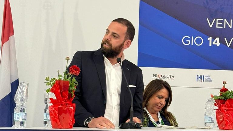 mostraoltremare's tweet photo. Parte oggi #BMT, fiera di punta per il settore turistico. #Napoli vive una grande stagione di turismo, merito del lavoro dei tanti operatori del territorio, delle aziende, e del sostegno delle istituzioni. Grazie ai nostri soci @ComuneNapoli e @Reg_Campania, e a tutti i presenti. https://t.co/lMEacL5Vvx