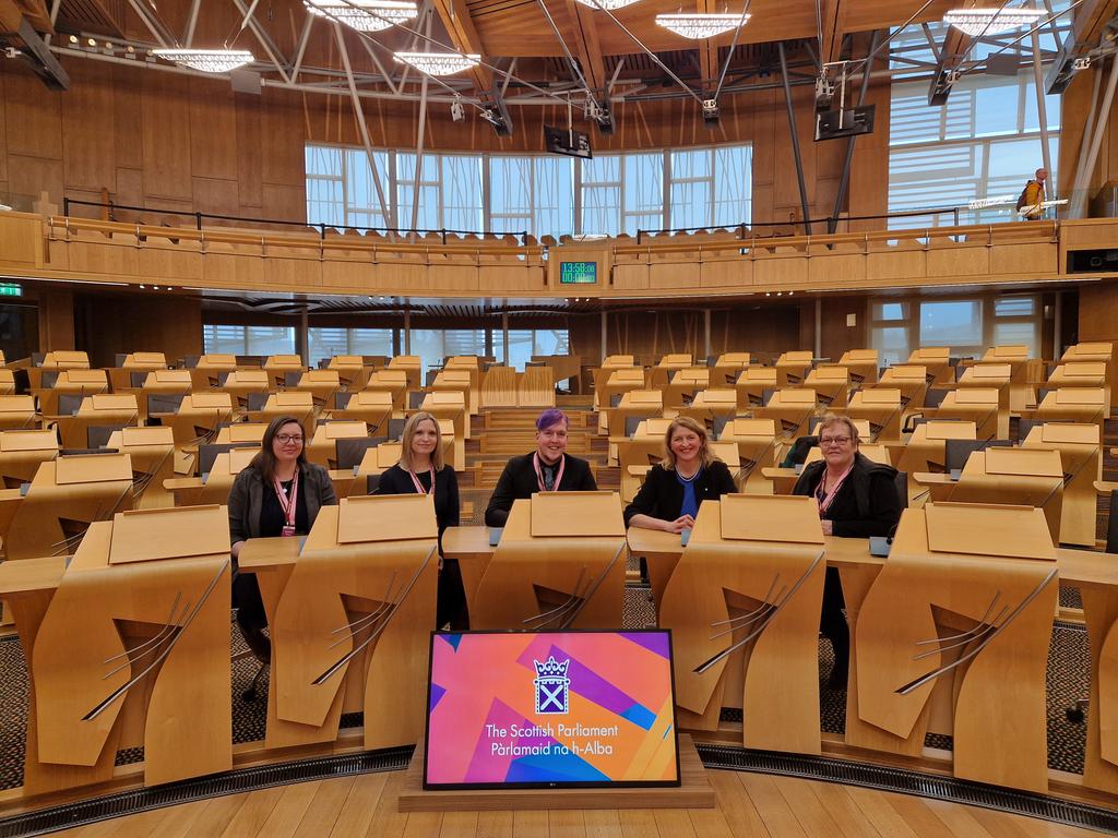 It was wonderful to have Esther Keane & Cara Barber of @StirlingCarers and volunteer Robert Cairney & his mum Ann in @ScotParl today to hear the debate on #YoungCarersActionDay led by Karen Adam MSP.

1/4