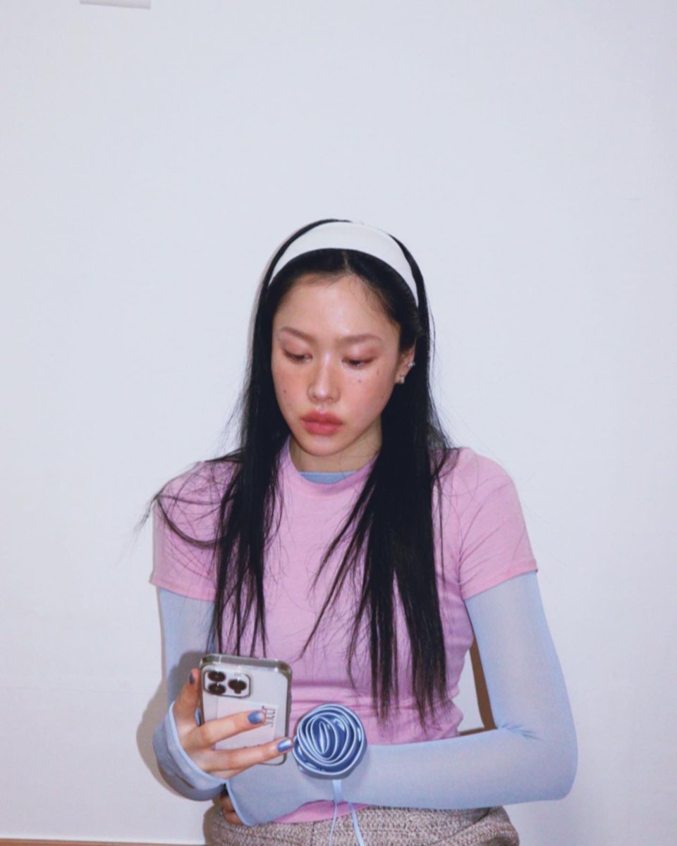 bijouxmodtext's tweet photo. 금일의 나 ..
#studiotable 에서 선물받은 옷이
핑크여서 아주조금 당황했지만
의외로 하이틴 무드가 기분조았다네요 https://t.co/YwAXNthMA2
