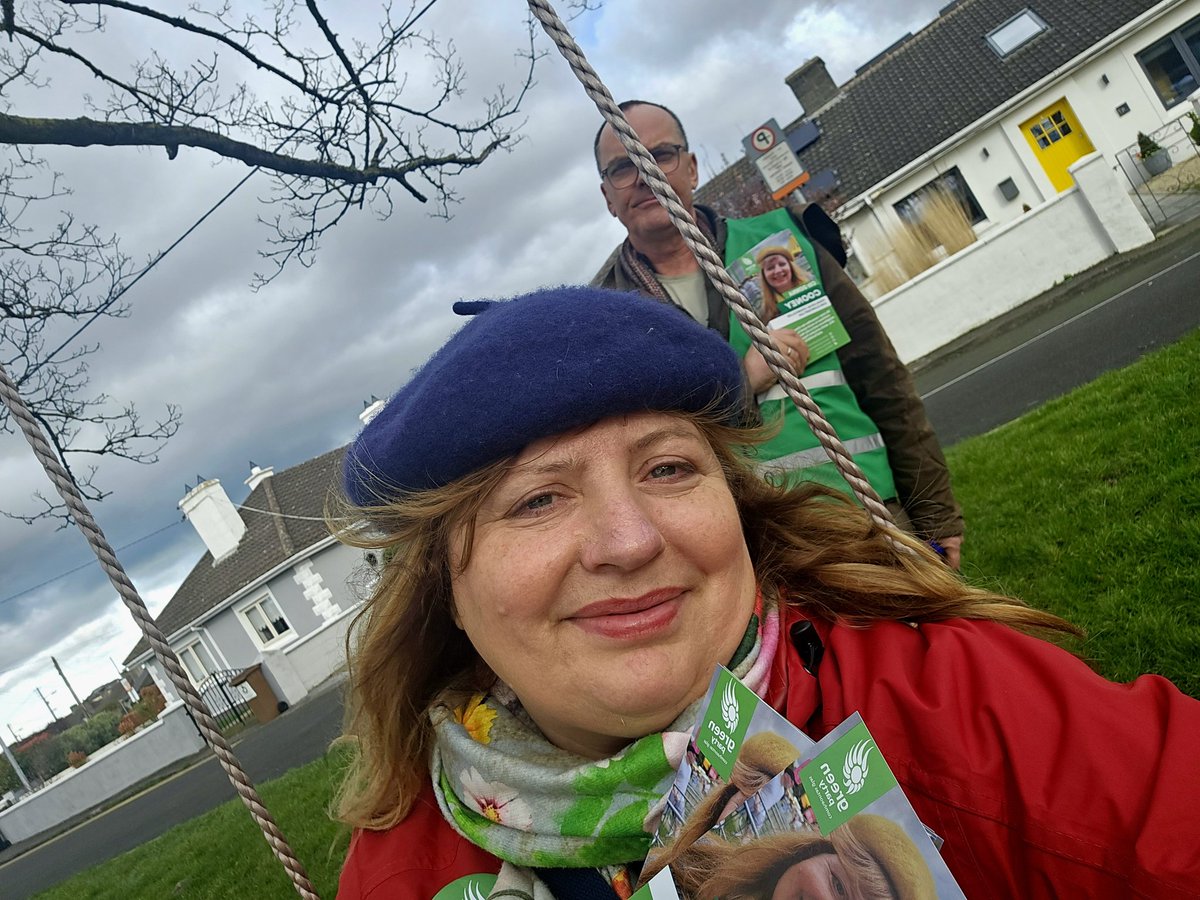 donna_cooney1's tweet image. Good sunny afternoon for a #LE24 canvas in Killester. Will be following up with local traffic issues mentioned at the doors. #killester